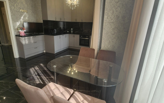 Krasivaya kvartira v tsentre Omska Flat