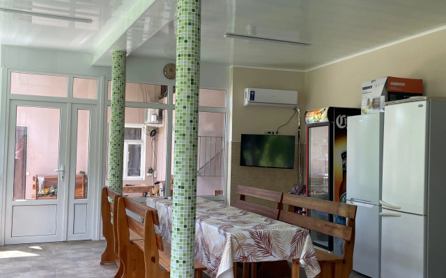 Na Bestuzheva Marlinskogo Guest House