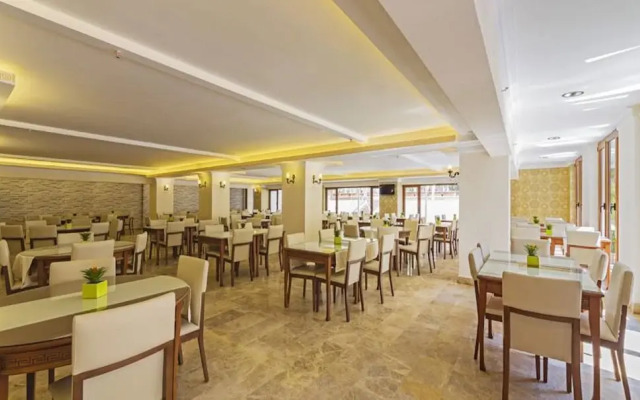 Lausos Palace Hotel
