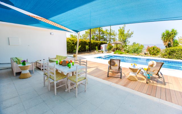 Med Coast Deluxe Villa