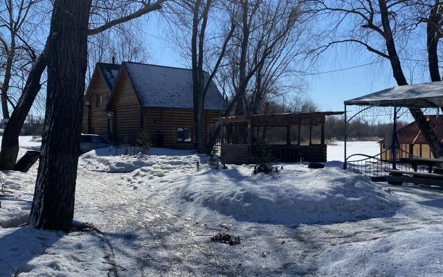 Отель База Островок