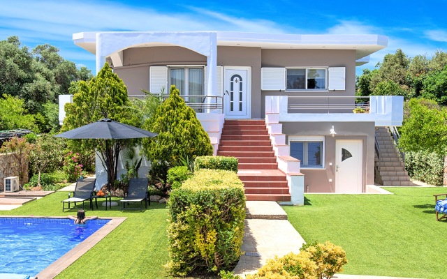 Chania City Heated Pool Villa