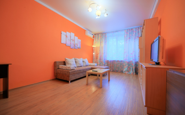 Pyat' Zvezd Komfort Na Ploschadi Revolyutsii Apartments