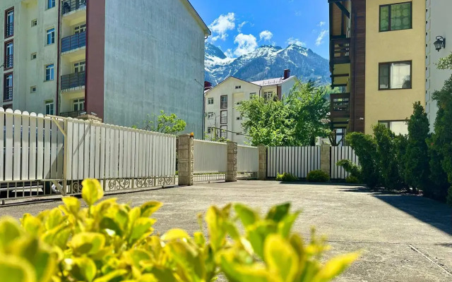 2-Kh Komnatnye Gory Ryadom s Kazino Apartments