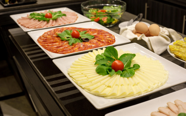 Отель Royal Court