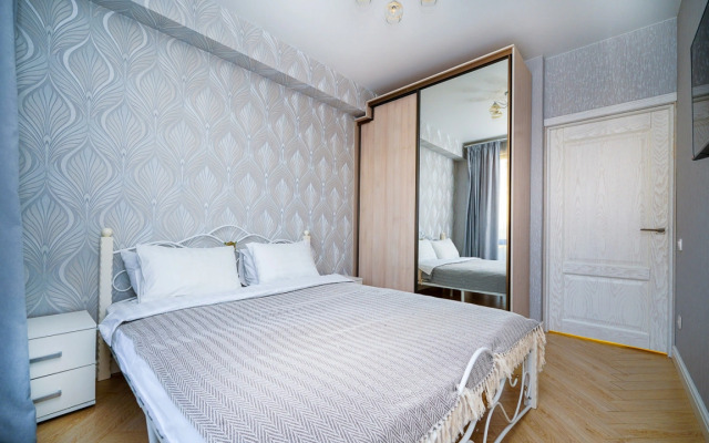 8 Krymskiy Mamayka Apartment