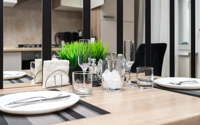 Квартира класса комфорт плюс с видом на реку в центре Рыбной деревни, остров Канта