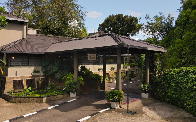 EKHO Ella - A Divine View of Ella Gap