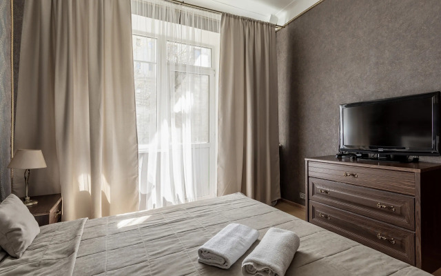 3 - room apartment on Tverskaya , Patriarchal
