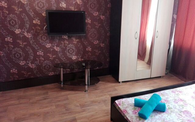 Kvartirnyij Vopros Na Artema 78 Apartments