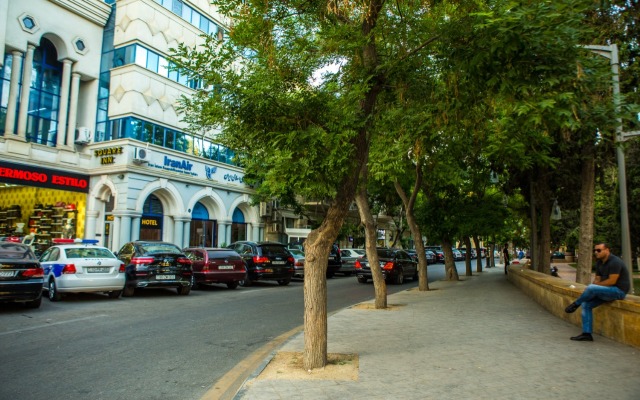 Square Inn Hotel