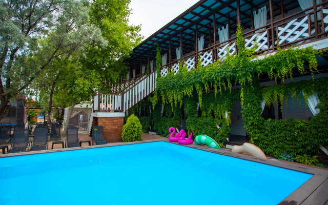 Belaya Derevnya Hotel