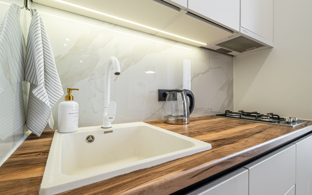 Flat s Vidom na Rossiyskiy Prospekt