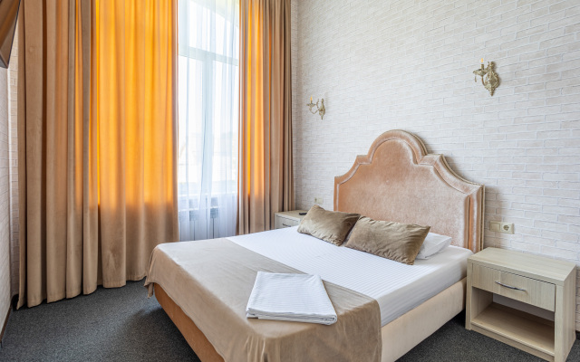 Hotel Marton Sholokhova