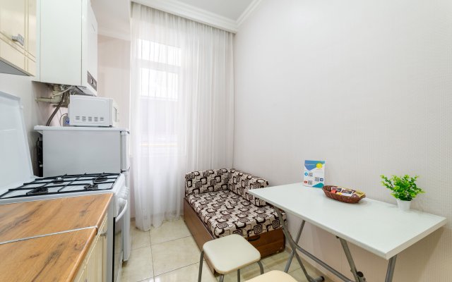 S avtorskim remontom ryadom s Del'finariyem Flat