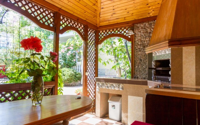 Mirazh Foros Guest house