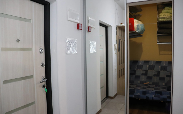 Bolshaya u Krokus Ekspo Mezhdu Metro Myakinino i Penyagino Flat