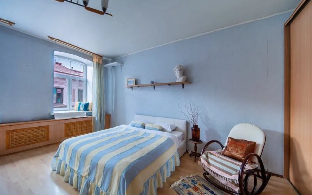 V Samom Serdtse Peterburga Flat