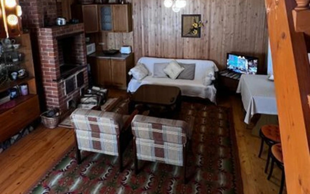 Частный дом четырехкомнатная дача, 95 м²