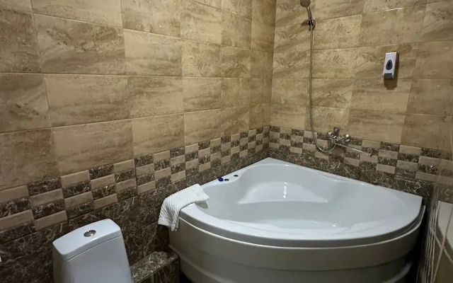 Mazhor Hotel