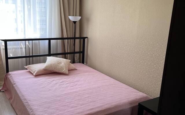 2-Kh Komn. Na Naberezhnoy Apartments