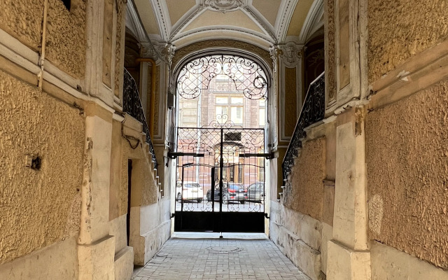 Апартаменты Яркие Апартаменты рядом с Дворцовой площадью