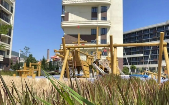 Апартаменты на Набережной 75 (211.4)