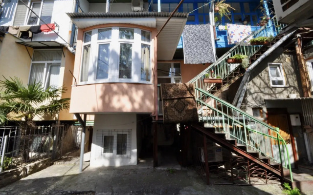 Na Ulitse Tolstogo 1 Apartments
