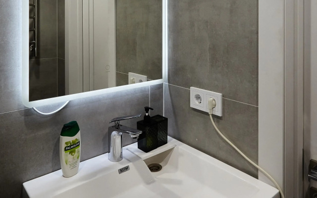 V Zhk Rezident s Balkonom Apartment