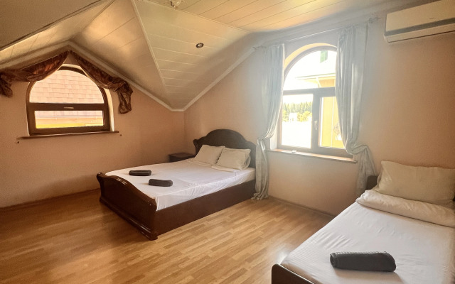 Magic Club Na Naberezhnoy Guest house