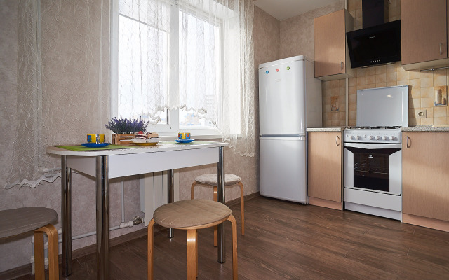 Comfort Apartment 70 Let Oktyabrya 10 Apartments