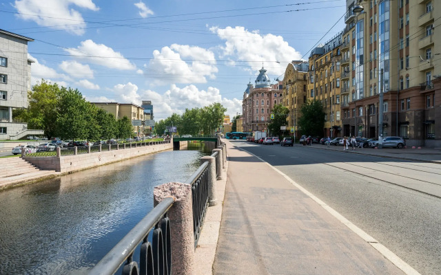Квартира SpbMain СпбМэйн на наб. реки Карповки