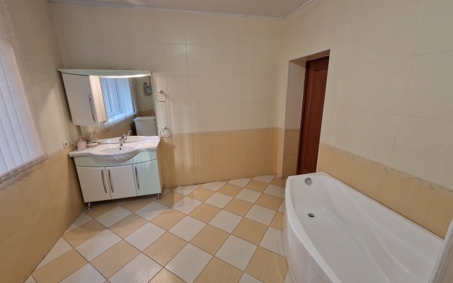 Kottedzh Na Tikhoy Guest House