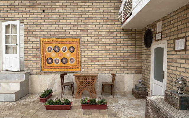 Usman Heritage Mini-hotel
