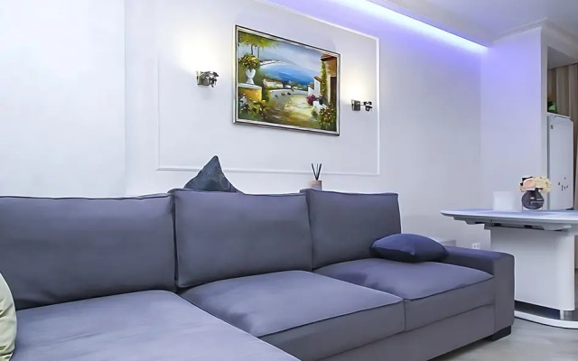 Апартаменты на Мелик Карамова 4