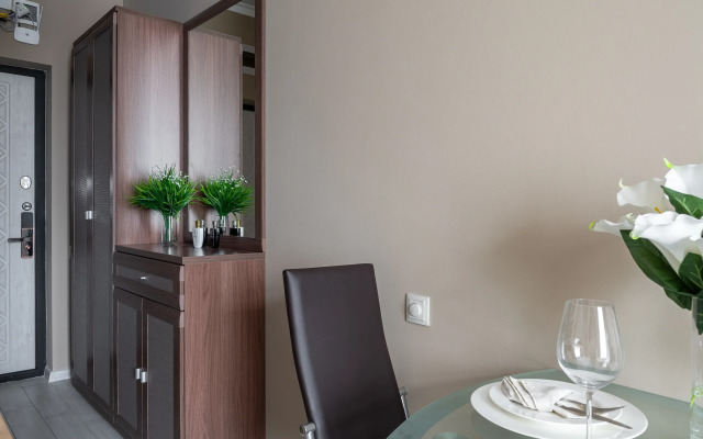 Red Art Light Rosen Apartments