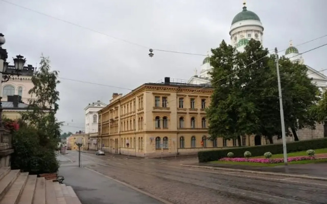 Senate Hotel