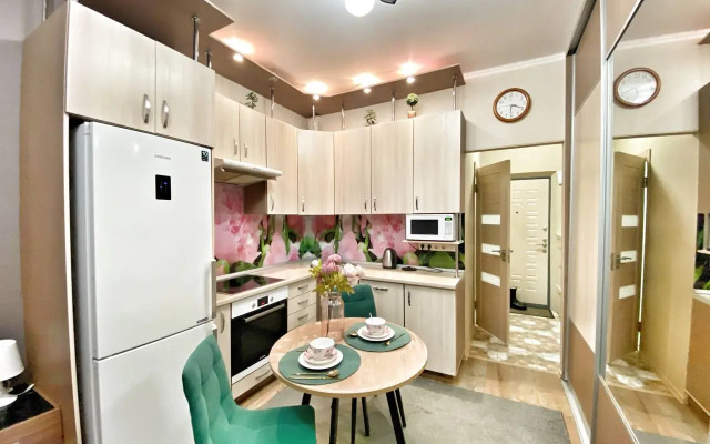 Квартира Студия на Александра Усольцева 15