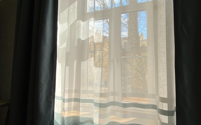 Trekhkomantnaya kvartira u letnego sada v Mozaichnom dvore Flat