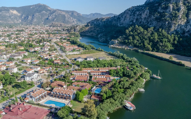 Отель Aydos Hotels & Breeze Restaurant