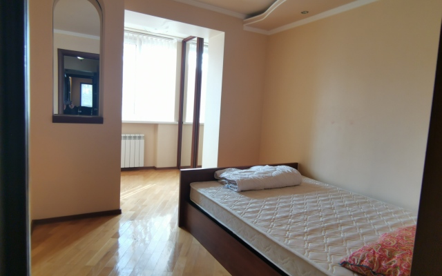 Апартаменты на Орджоникидзе 30