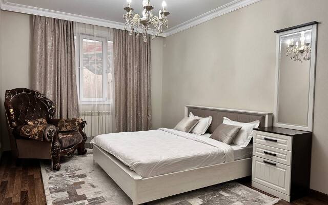 Квартира Просторная с Закрытым Двором и Кондиционером