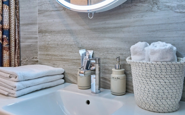 Апартаменты с Шикарным Видом на Море в Центре Сочи