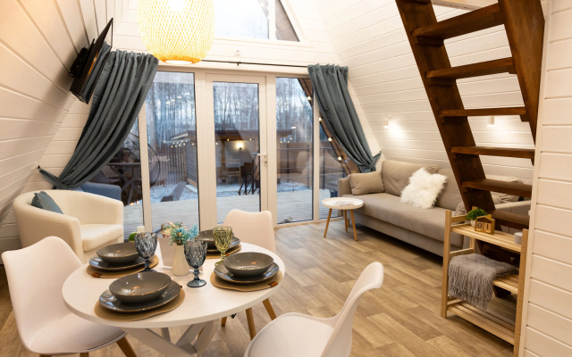 Частный дом в Стиле A-Frame на Берегу Озера