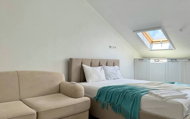 With balconies and mountain views on Meletyan 5a Flat