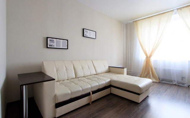 Metro Akademicheskaya Flat