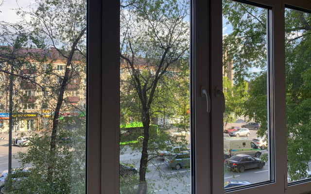 Квартира трехкомнатная с современным ремонтом в центре Тюмени