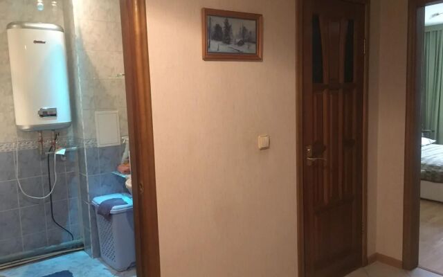 Квартира уютная трехкомнатная  на Демократической 35