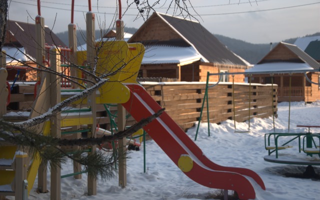 SEMEJNYiJ Guest House