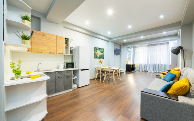 Na Naberezhnoj Sevastopolya Apartments